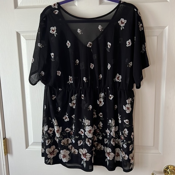 Siren Lily Maternity Sheer‎ Floral Top Black with Cream White Flowers, Sz 2X - Picture 2 of 6